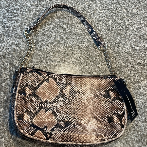 New INC snake skin pattern shoulder bag with gold chain accent - Picture 6 of 6